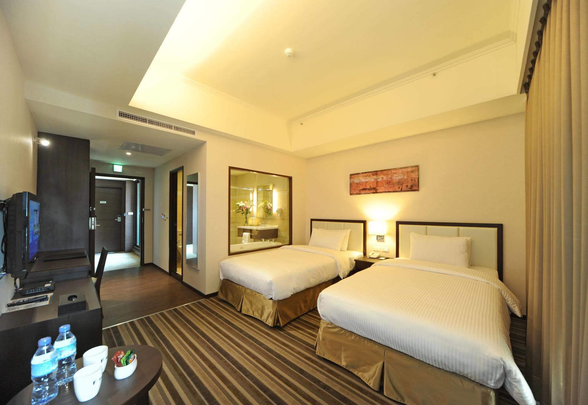 F Hotel - Hualien Extérieur photo