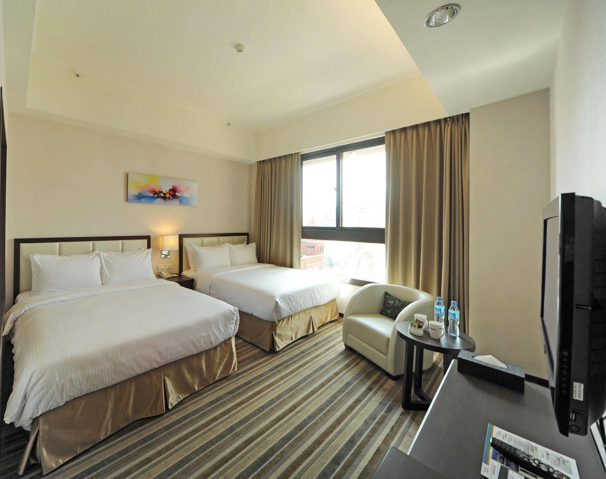 F Hotel - Hualien Extérieur photo
