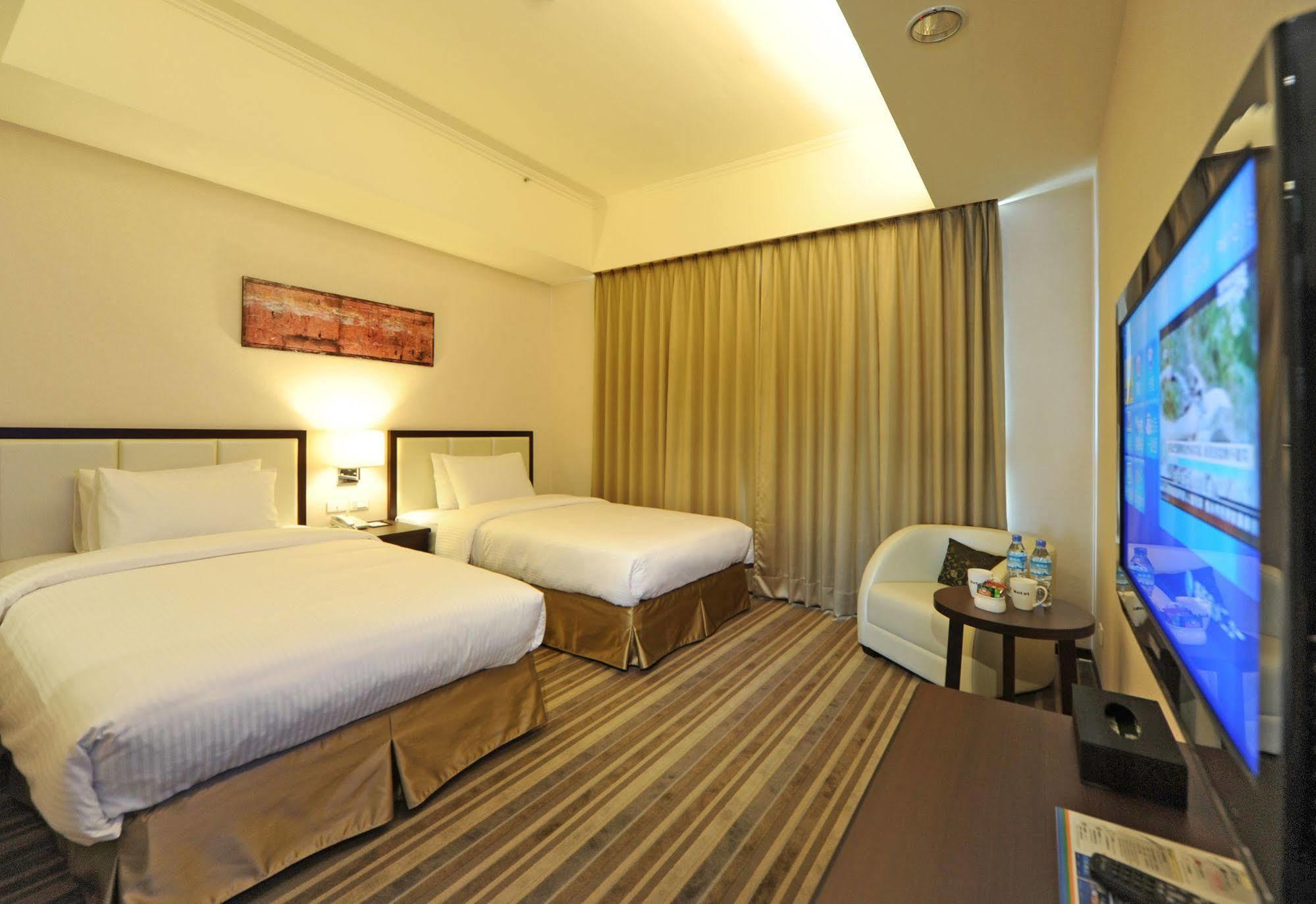 F Hotel - Hualien Extérieur photo