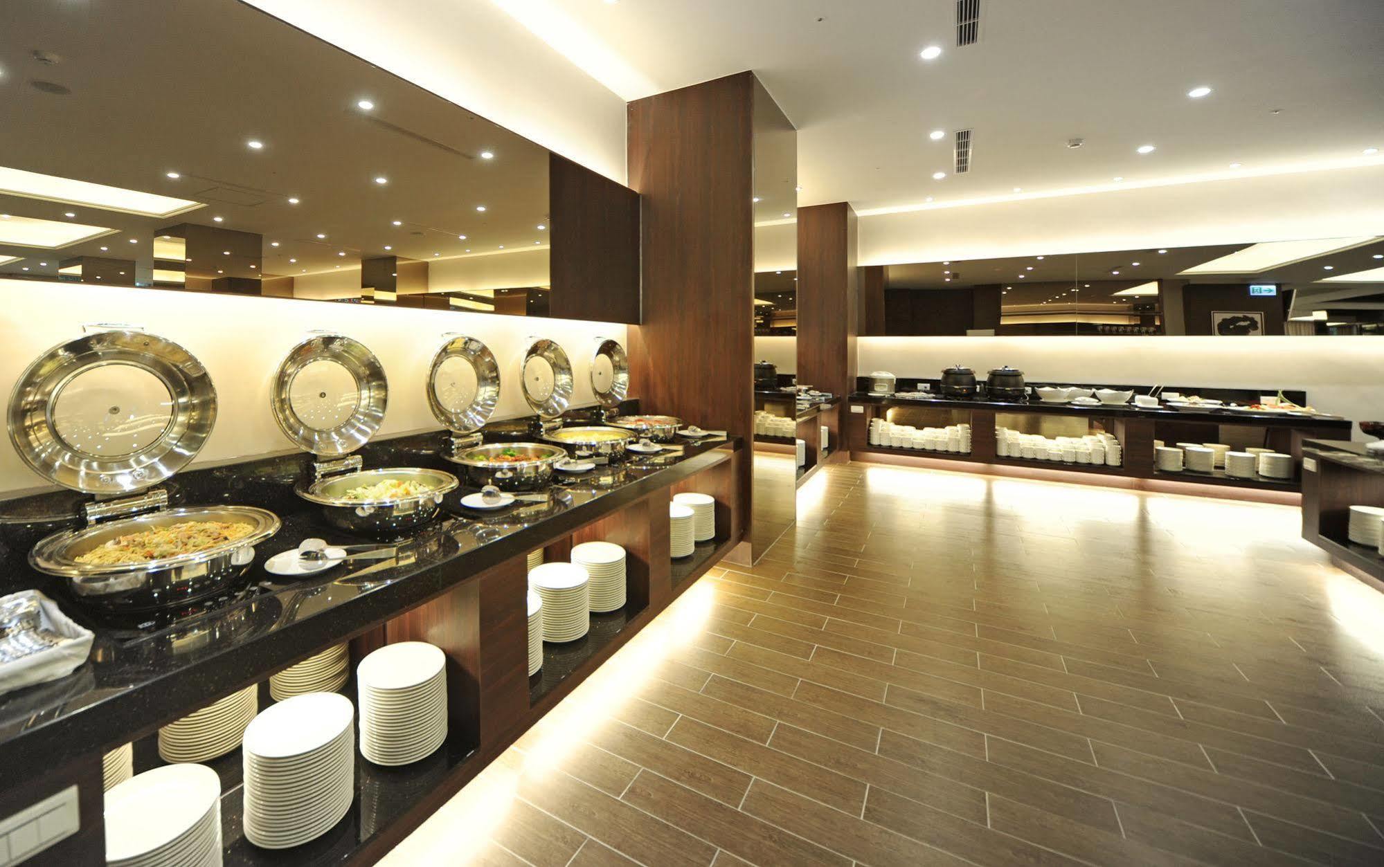 F Hotel - Hualien Extérieur photo