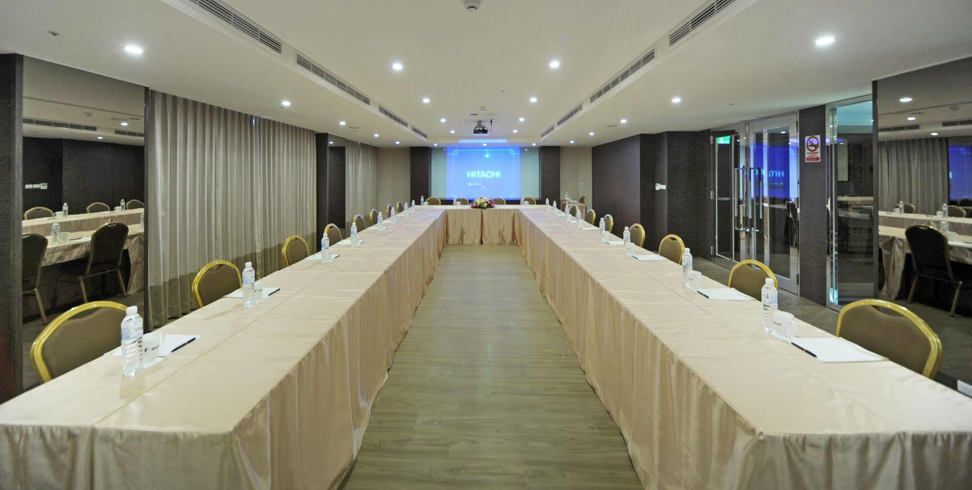 F Hotel - Hualien Extérieur photo
