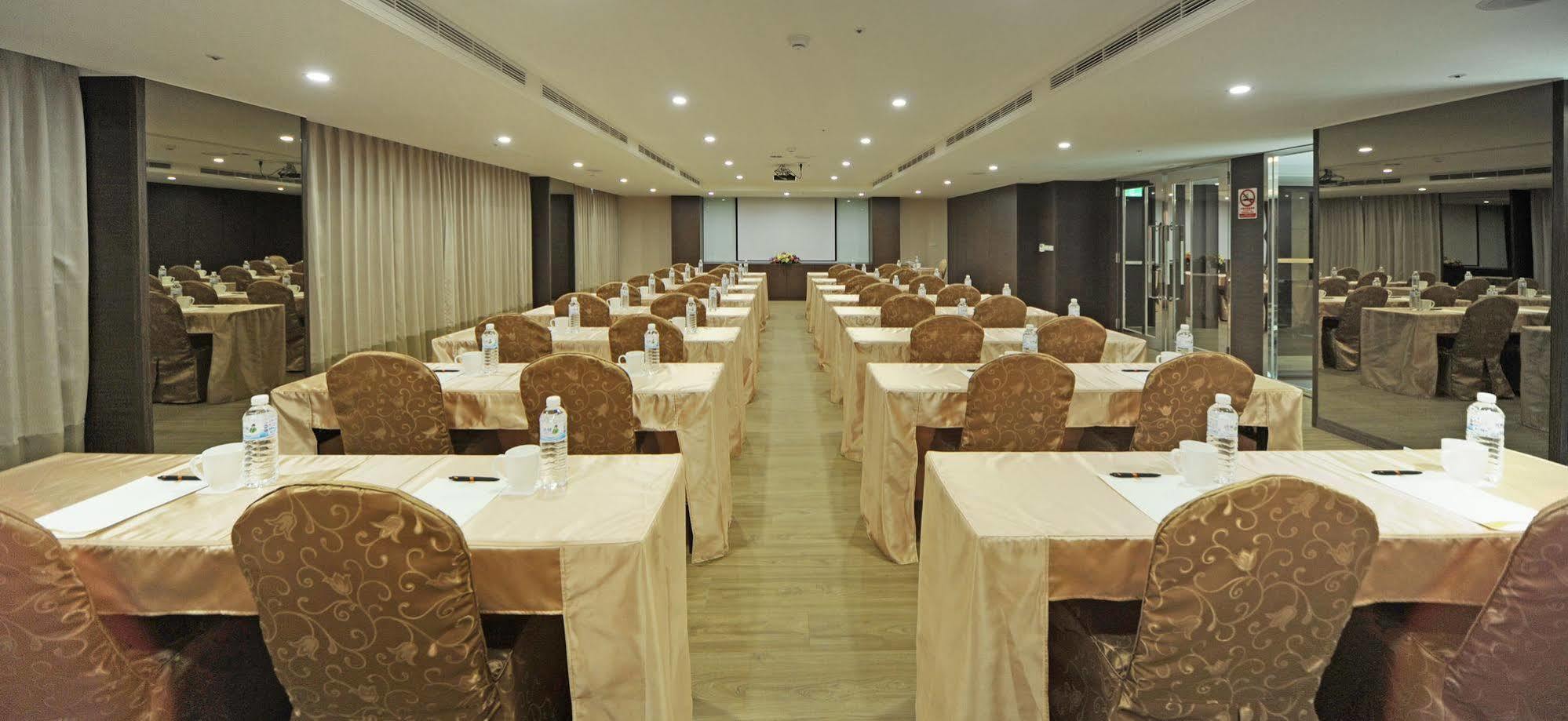 F Hotel - Hualien Extérieur photo